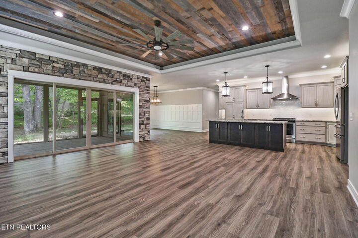 Property Photo:  10 King John Lane  TN 38558 