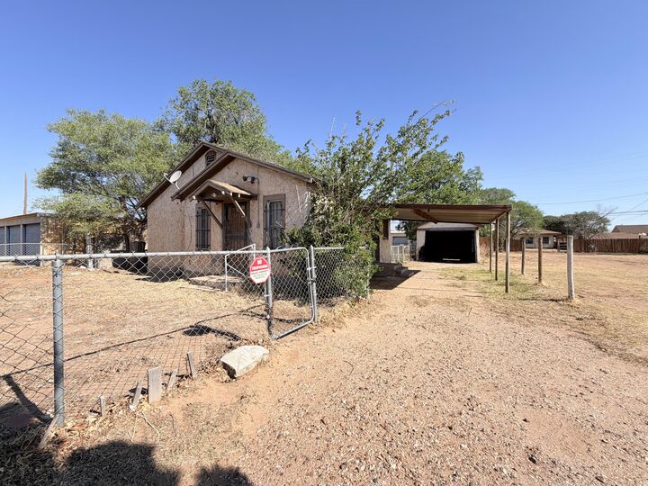 Property Photo: 1612 46th Street TX 79412