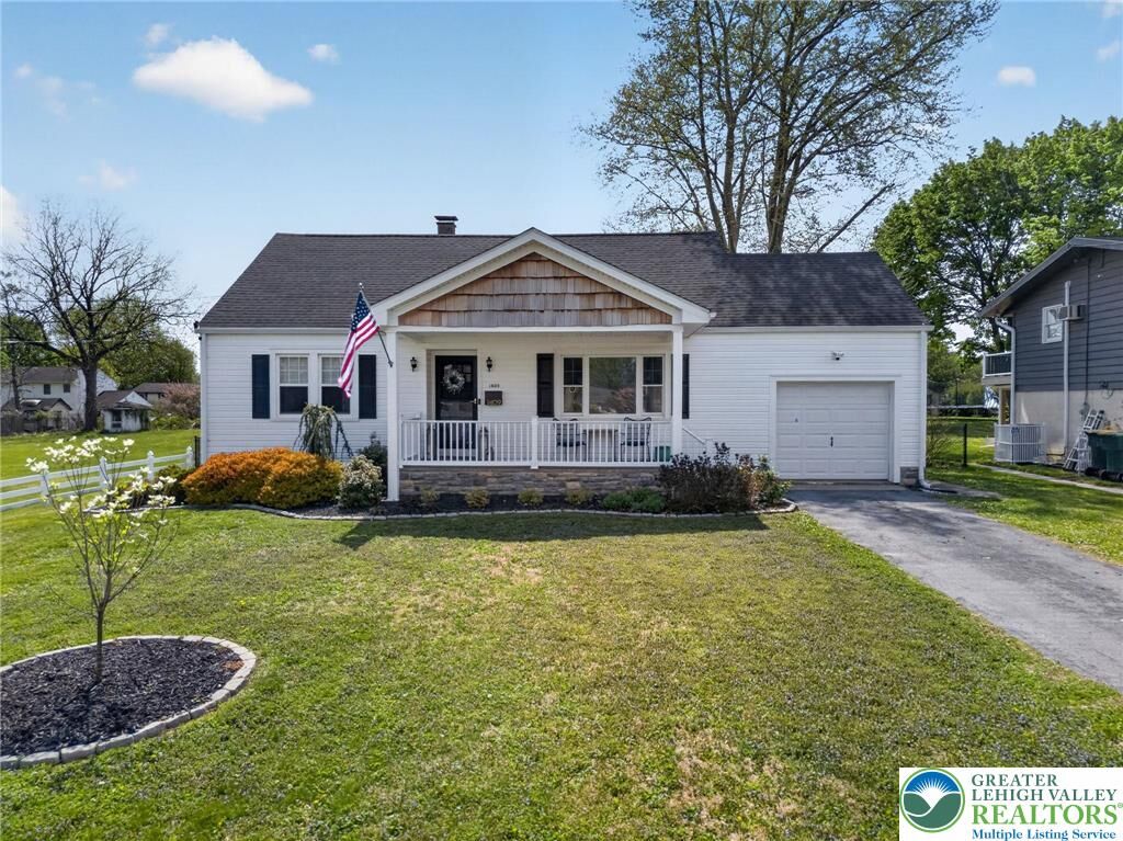 Property Photo:  1409 Blair Street  PA 18045 
