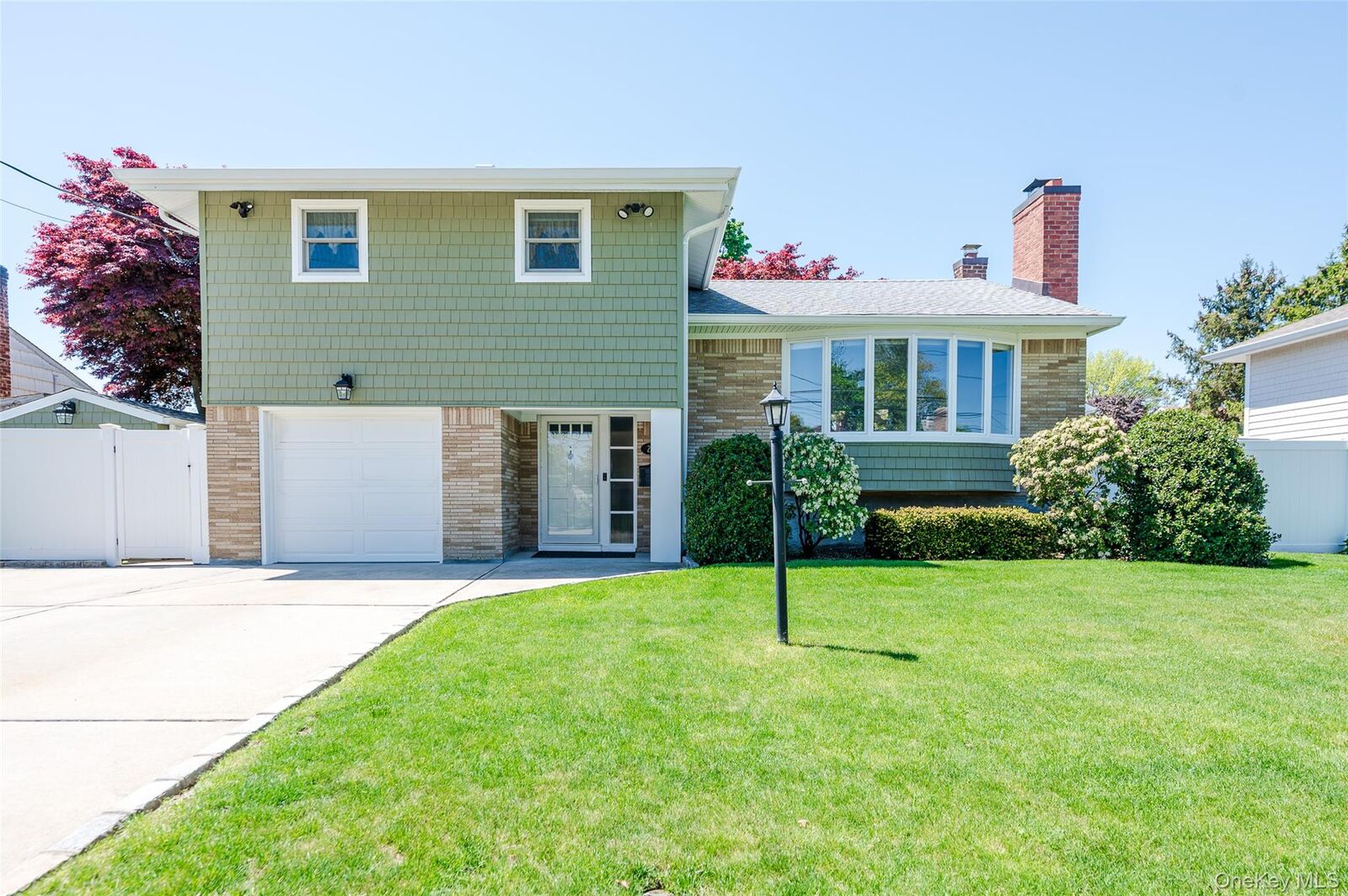 Property Photo:  29 Kirkwood Drive  NY 11542 