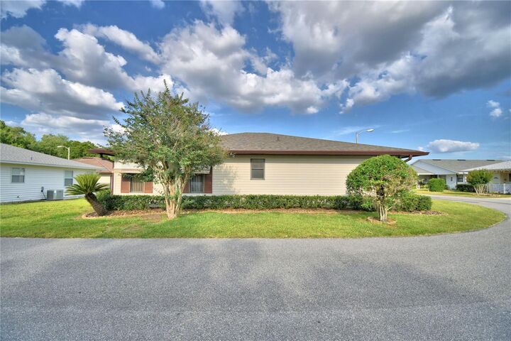 Property Photo:  4828 Squire Hollow Drive  FL 33811 