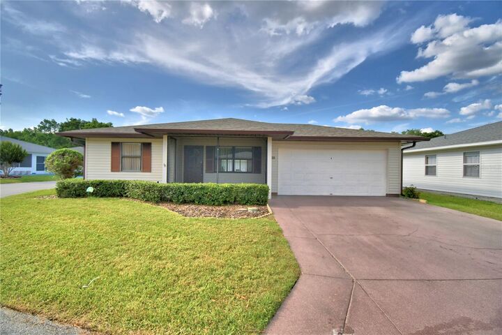 Property Photo: 4828 Squire Hollow Drive FL 33811