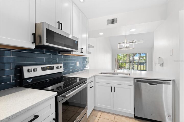 Property Photo:  436 Cerromar Lane 478  FL 34293 