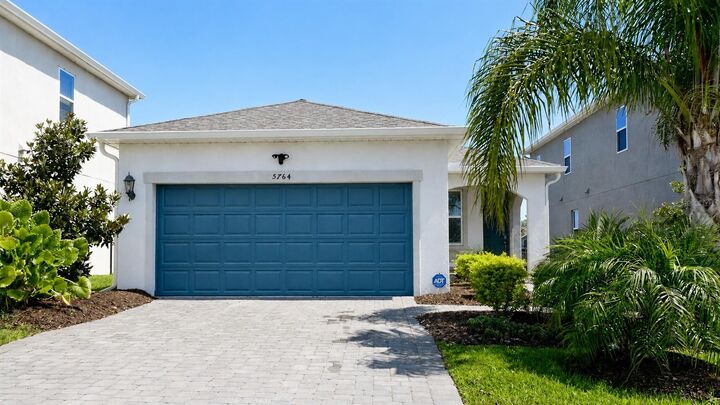 Property Photo: 5764 Bungalow Grove Court FL 34221