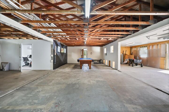 Property Photo:  20963 E Colonial Drive  FL 32709 