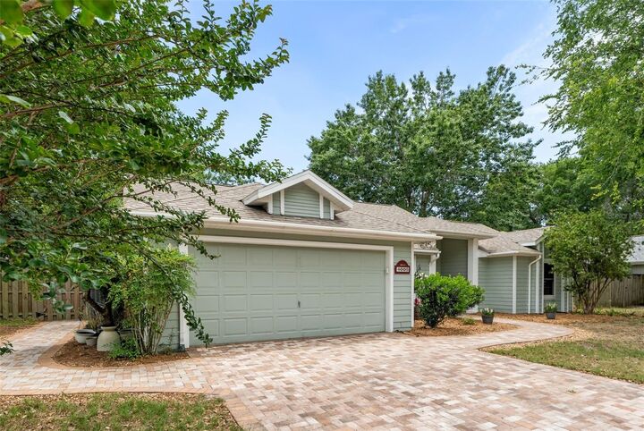 Property Photo:  4009 NW 60th Avenue  FL 32653 
