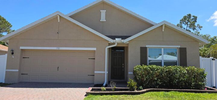 Property Photo:  3702 Lookout Lane  FL 34288 