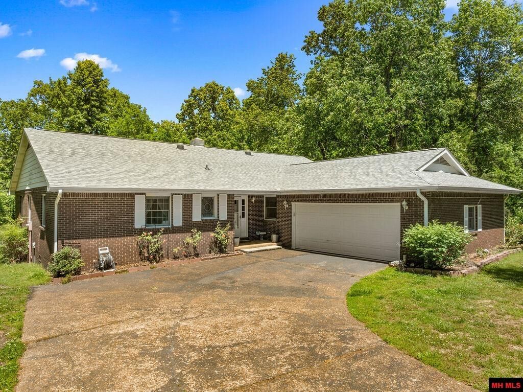 Property Photo: 2503 Crescent Drive AR 72510