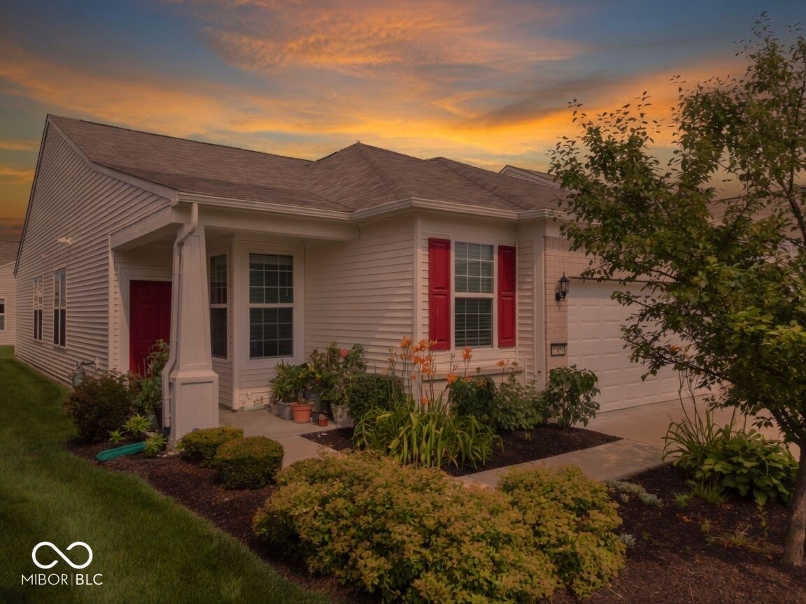 Property Photo:  13456 Ravenswood Trail  IN 46037 