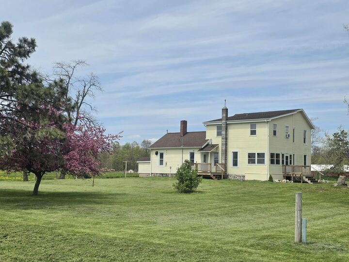 Property Photo:  8884 S Townhall Road  MI 48884 