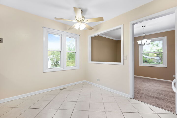 Property Photo:  23W063 Blenheim Court  IL 60137 