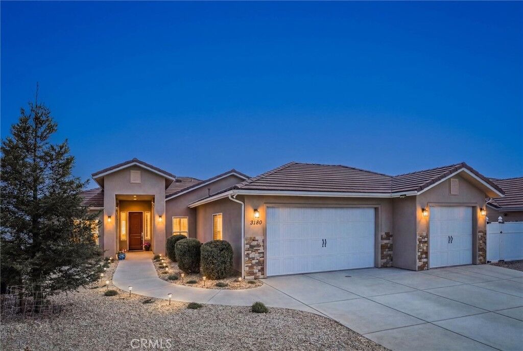 Property Photo:  3180 Lakeside Village  CA 93446 
