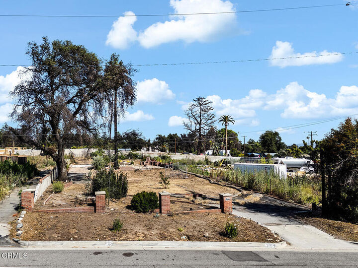 Property Photo:  2726 N Marengo Avenue  CA 91001 