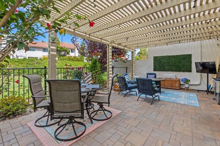 Property Photo:  6551 Calle Valperizo  CA 92009 