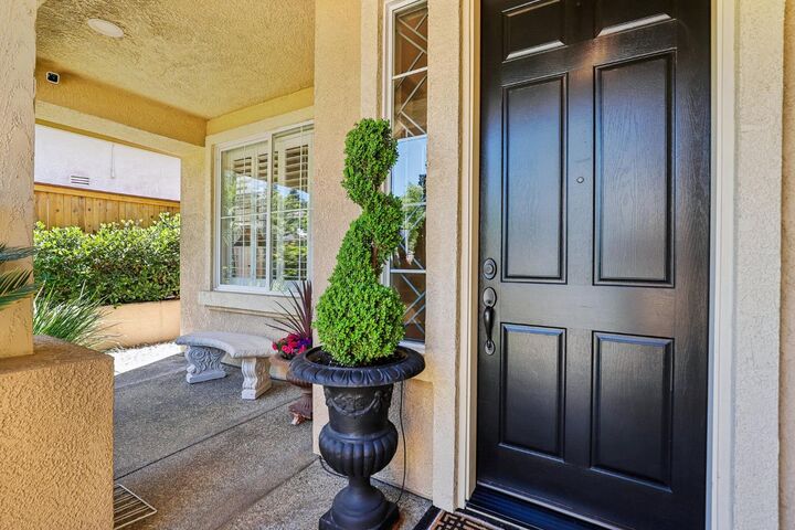 Property Photo: 5121 Wedgewood Way CA 95765
