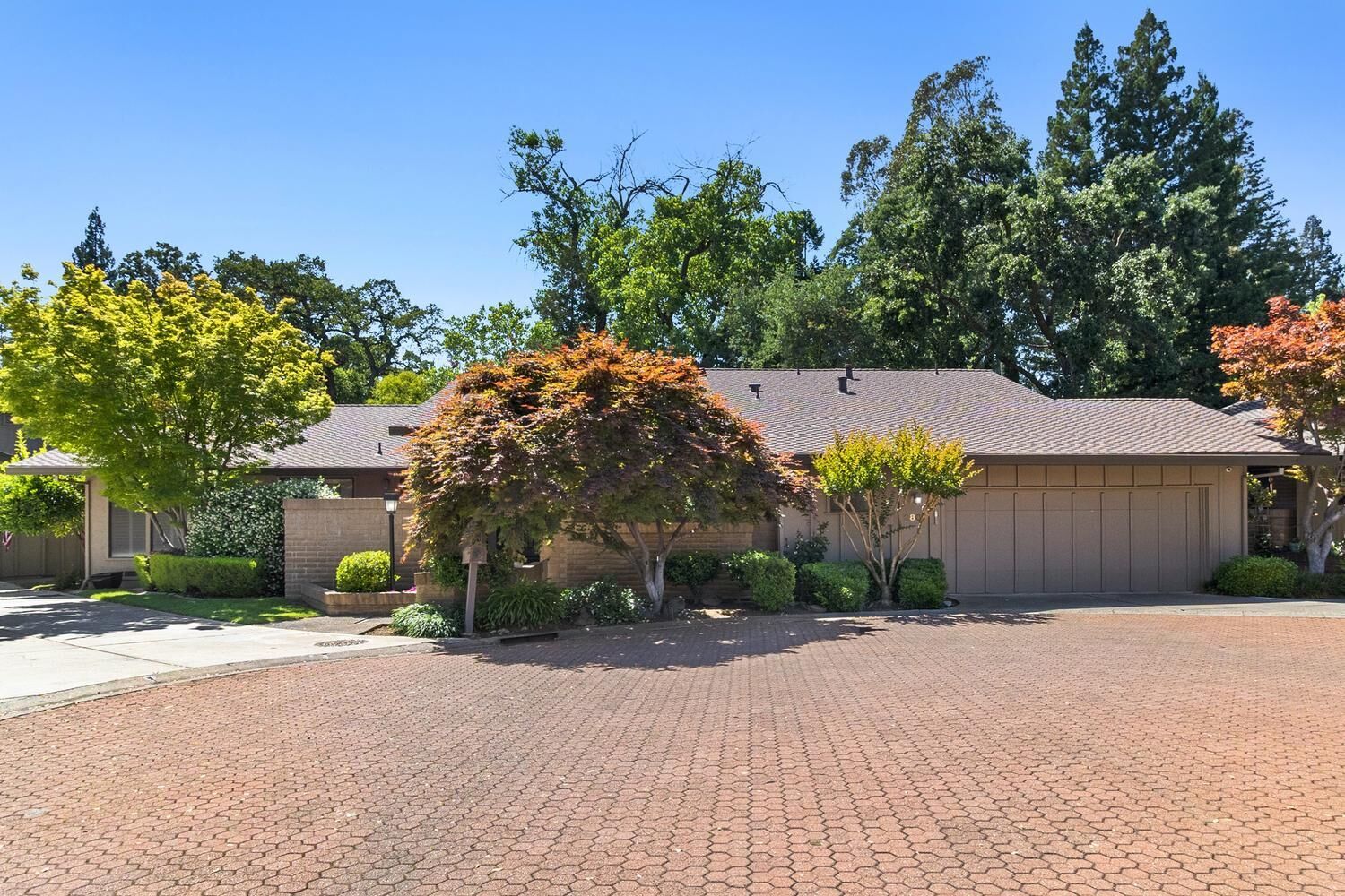 Property Photo:  2800 Calle Vista Way  CA 95821 
