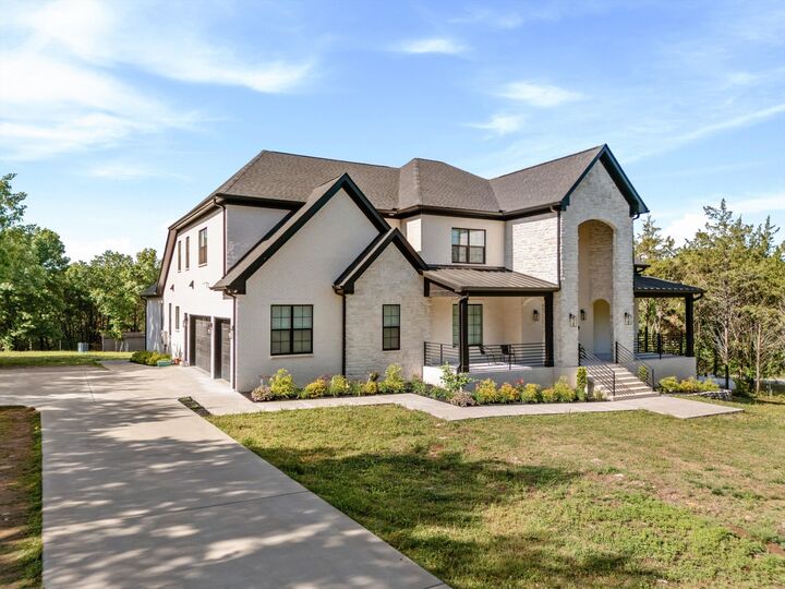 Property Photo:  2085 Kidd Rd  TN 37135 