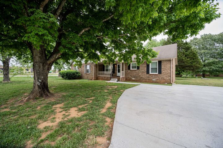 Property Photo:  2594 Exeter Dr  TN 37130 