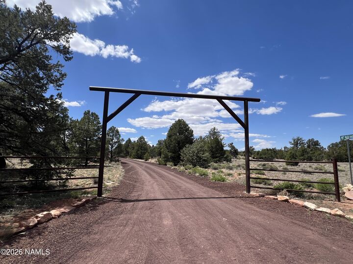 Property Photo: 8348 Red Butte Road AZ 86046