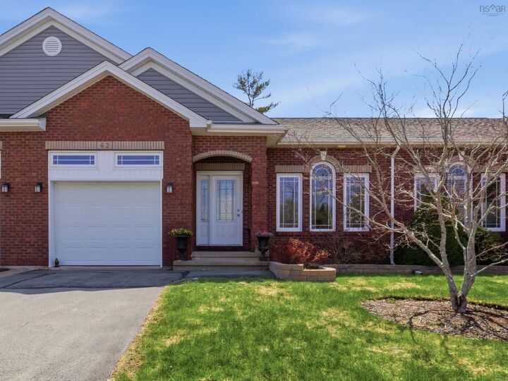 Property Photo:  42 Kirkwood Court  NS B4A 0A8 
