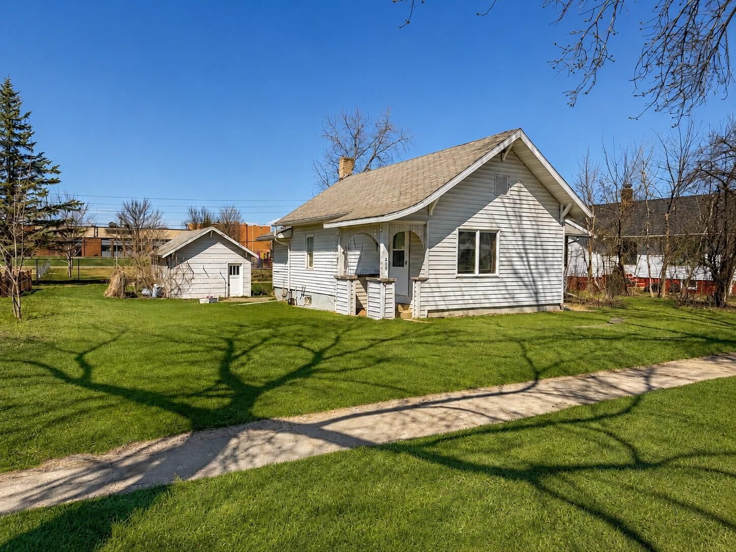 Property Photo:  409 5th Street NE  MN 56479 