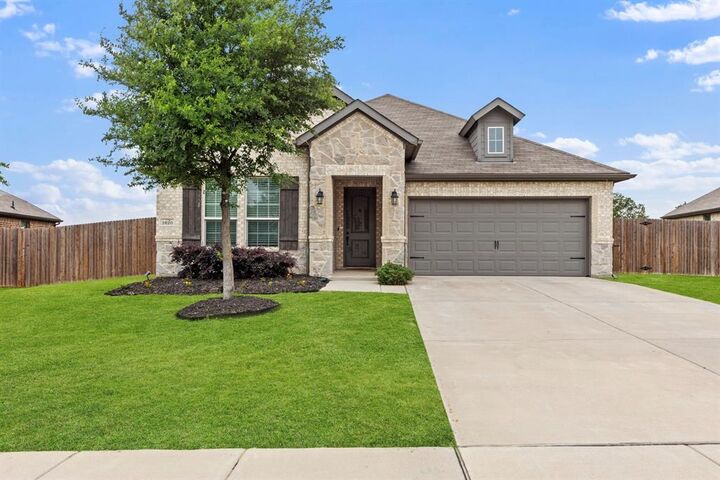 Property Photo:  1620 Glade Meadows Drive  TX 76058 
