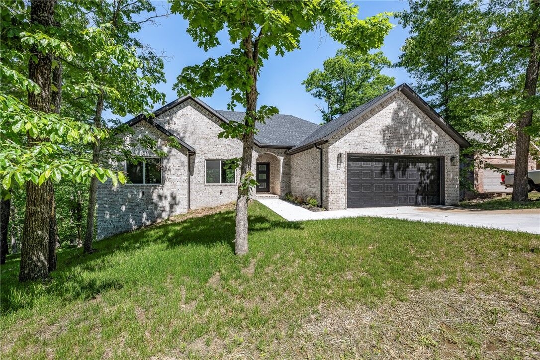 Property Photo:  14 Sheffield Drive  AR 72714 