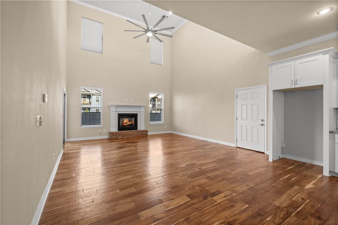 Property Photo: 1737 W Broadway Place AR 72758