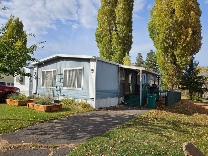 Property Photo:  4000 Round Lake Road Spc 12  OR 97601 