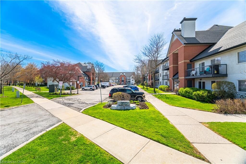 Property Photo:  1450 Glen Abbey Gate 532  ON L6M 2V7 