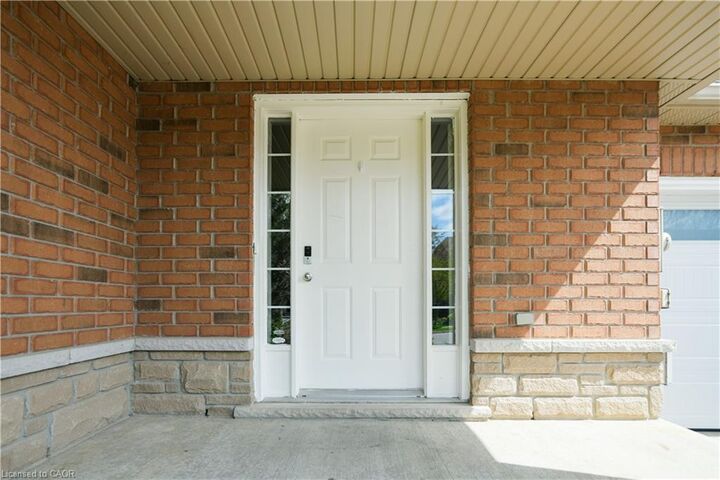 Property Photo:  33 Hannon Crescent  ON L0R 1P0 