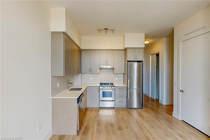 Property Photo:  212 King William Street 1411  ON L8N 1B5 