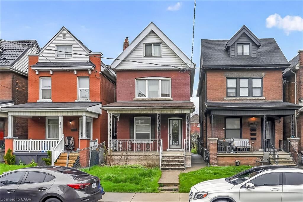 Property Photo:  35 Garfield Avenue N  ON L8M 2R5 
