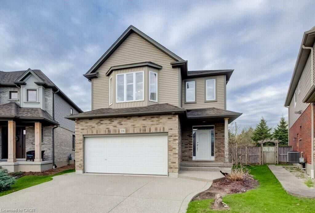 Property Photo:  331 Westpark Crescent Upper  ON N2T 3A2 