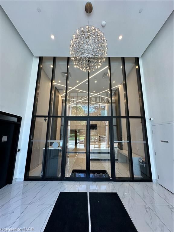 Property Photo:  15 Queen Street S 2203  ON L8P 0C6 