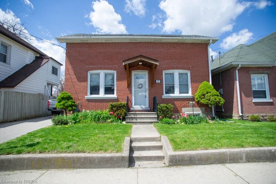 Property Photo:  131 Superior Street  ON N3S 2L1 