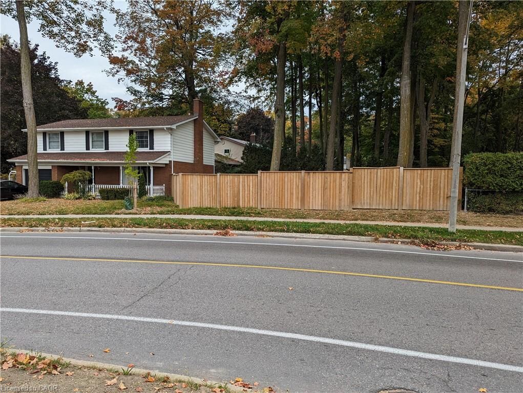 Property Photo:  462 Hazel Street  ON N2L 3R1 