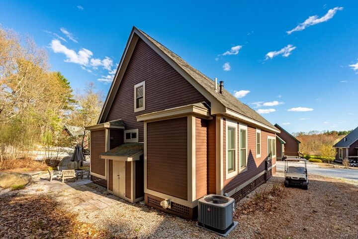 Property Photo:  13 Farmhouse Row 13  MA 01886 