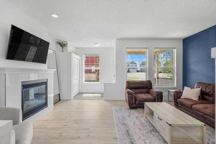 Property Photo:  142 Auburn Crest Way SE  AB T3M 1T7 