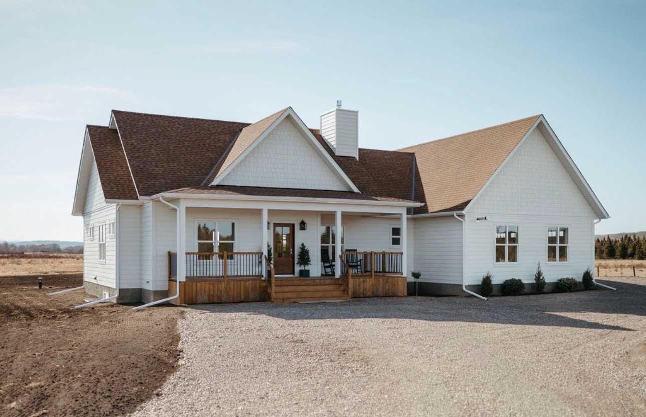 Property Photo:  33080 Range Road 61  AB T0M 1X0 