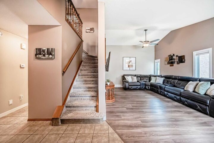 Property Photo:  481 Sunmills Drive  AB T2X 2T5 