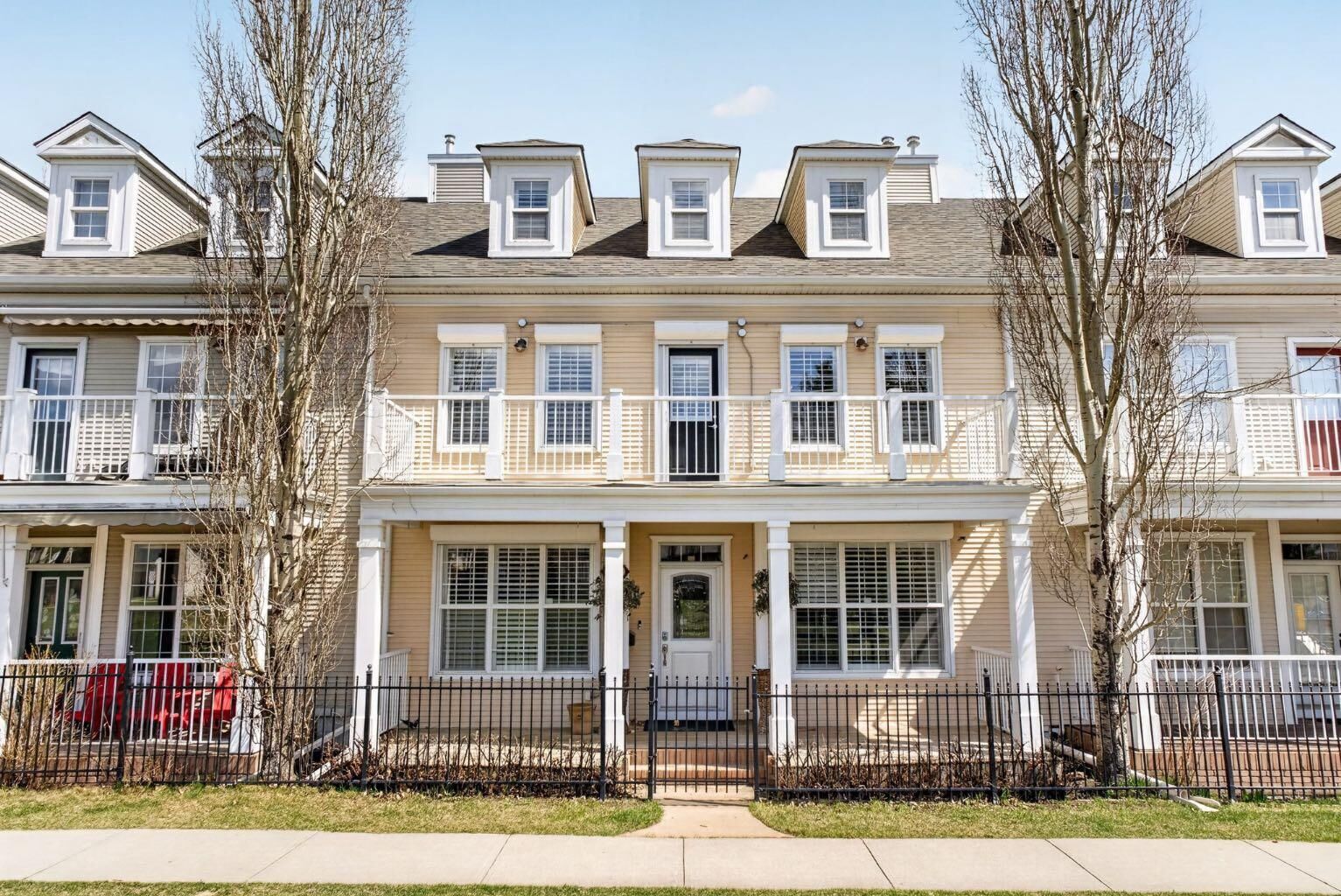 Property Photo:  24 Ypres Mews SW  AB T2T 6L2 