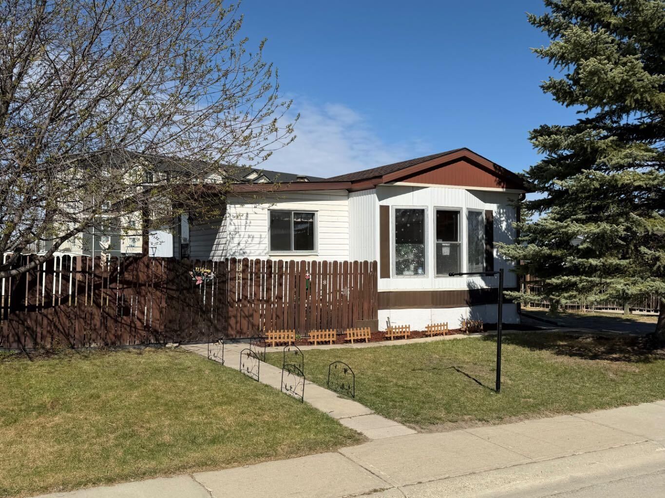 Property Photo:  5302 Birch Road  AB T4H 1M2 