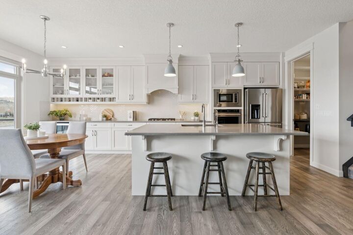 Property Photo:  126 Riviera View  AB T4C 0Z1 