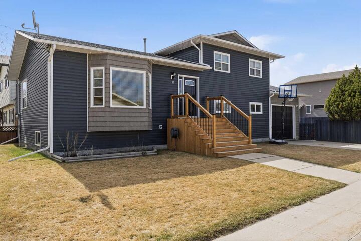 Property Photo:  2 Pritchard Drive  AB T7S 1B7 