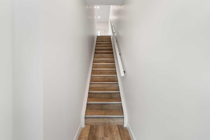 Property Photo:  156 Park Street 406  AB T4C 2B8 