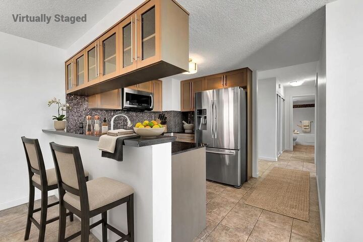 Property Photo:  429 14 Street NW 411  AB T2N 2A3 