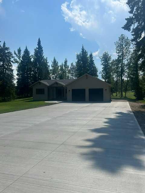 Property Photo: 413 Valley View Close AB T4T 2A2