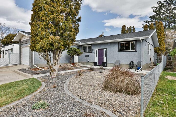 Property Photo: 1309 Huron Place S AB T1K 3L1