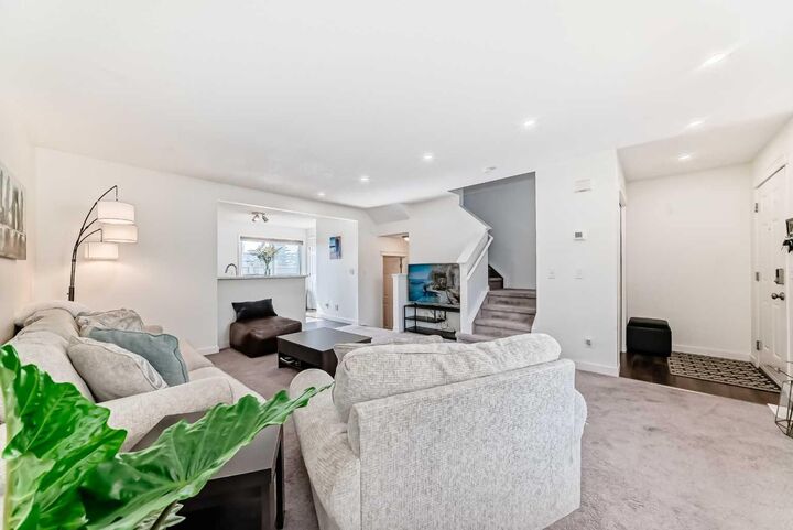 Property Photo:  54 Panatella Park NW  AB T3K 6K4 